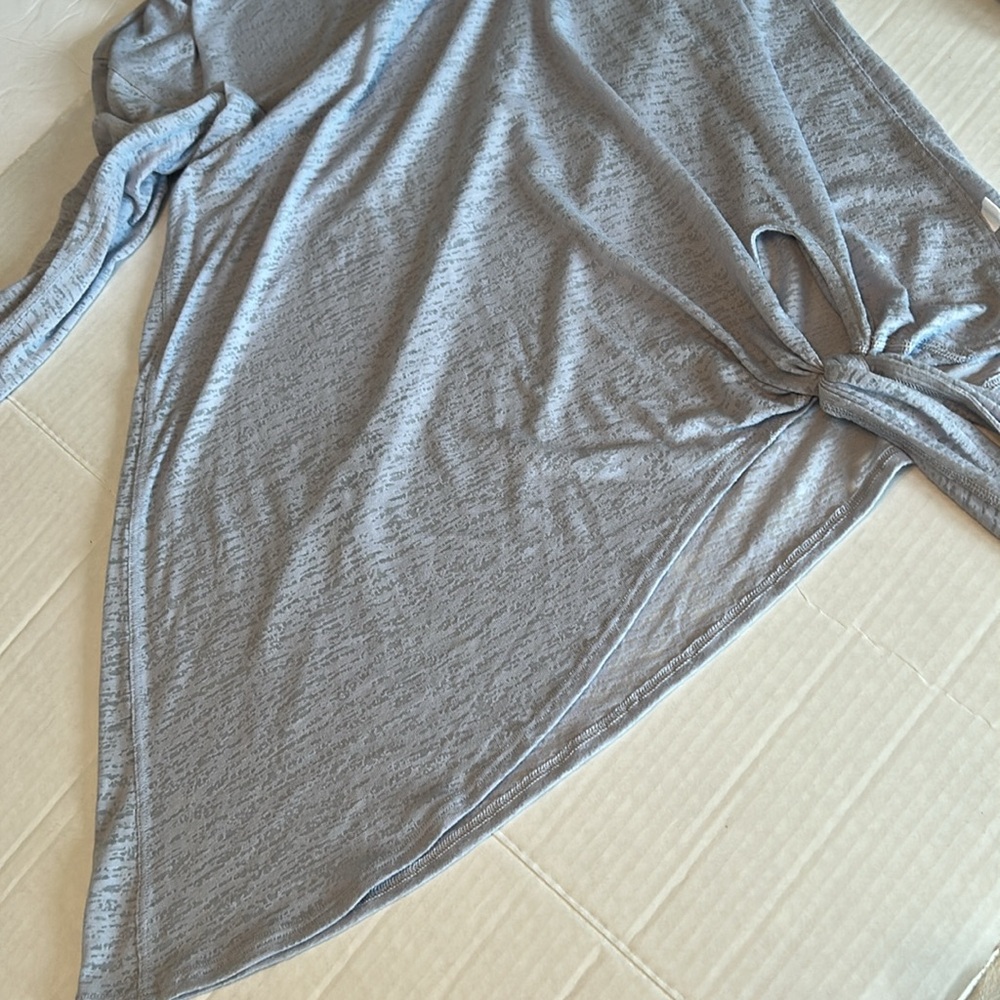 lululemon athletica Gray Women's Intimate Top - Picture 8 of 8